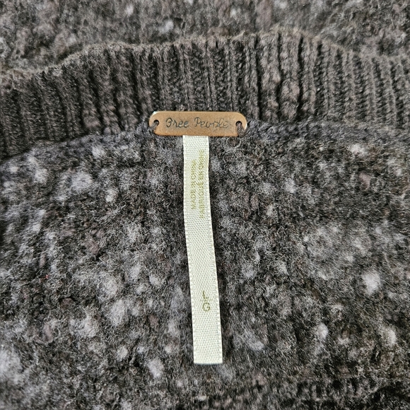 Free People Dark Gray Fleck Knit Long Sleeve Sweater, Large - Picture 10 of 13